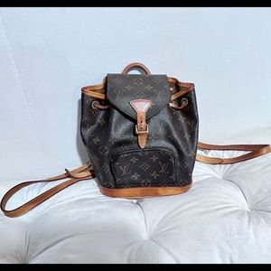 AUTHENTIC
Louis Vuitton
Classic mini Montsouris backpack PM